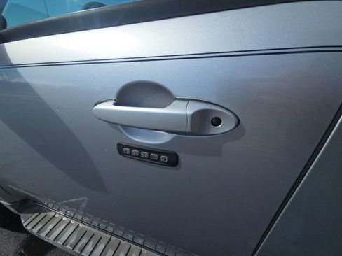 Used 2010 Mercury Mariner Premier image 23