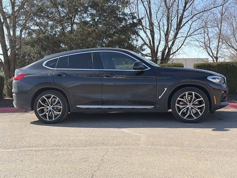 Used 2021 BMW X4 xDrive30i w/ Premium Package image 2