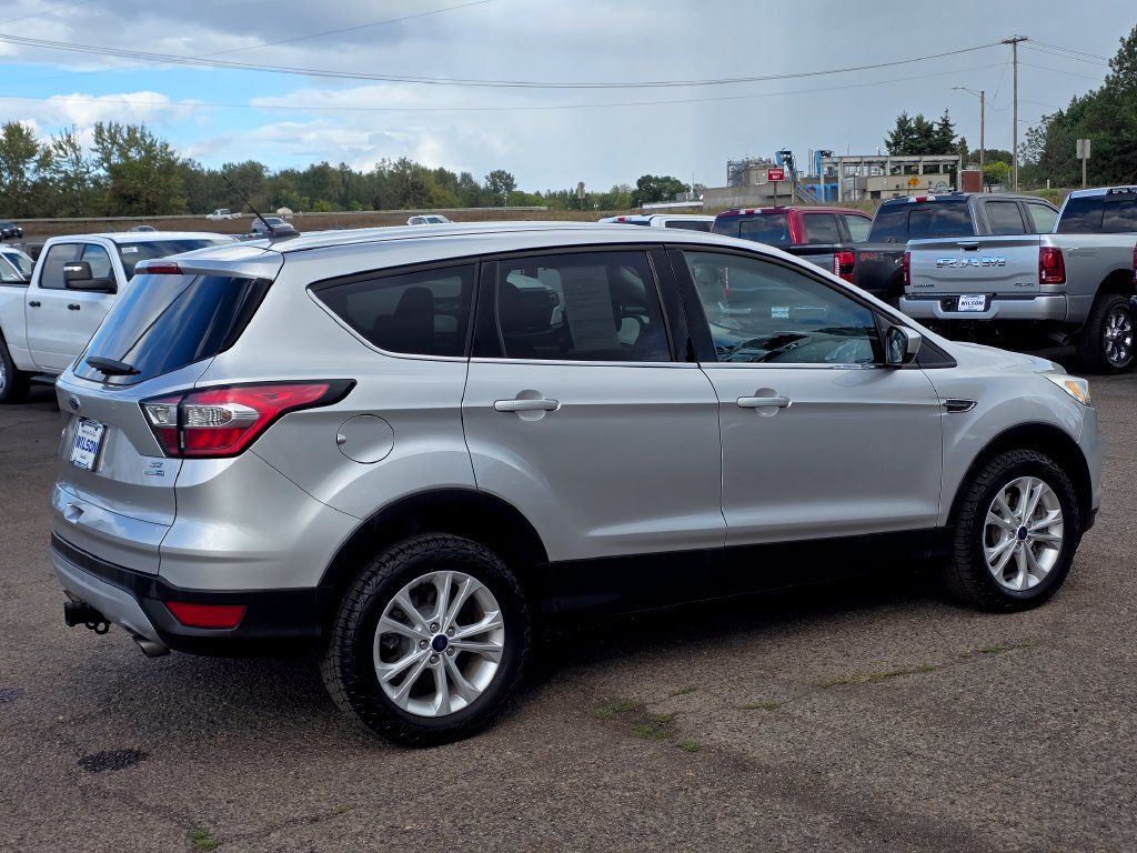 Used 2017 Ford Escape SE AWD/4WD image 25