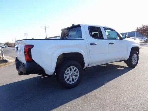 Used 2024 Toyota Tacoma SR image 6