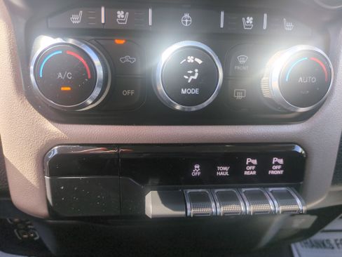 Used 2022 RAM 1500 Laramie AWD/4WD image 23