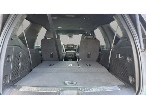 Used 2024 Chevrolet Tahoe Premier AWD/4WD image 13