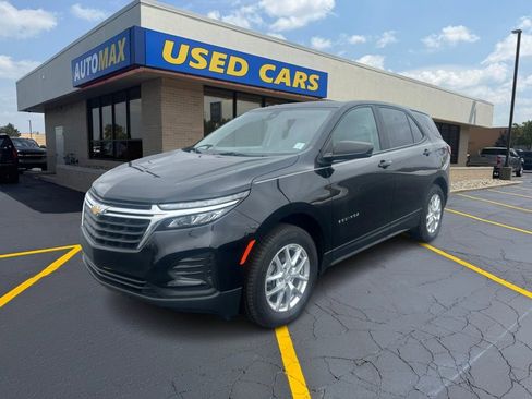 Used 2022 Chevrolet Equinox LS image 1
