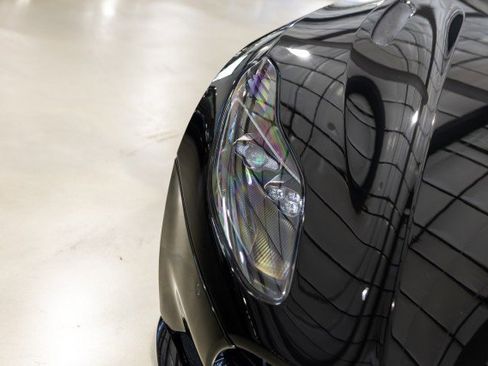 Used 2021 Aston Martin DB11 Volante image 11