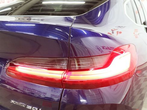 Used 2022 BMW X4 xDrive30i w/ Premium Package 2 AWD/4WD image 10