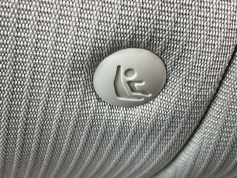 Used 2025 Hyundai Venue SEL image 16