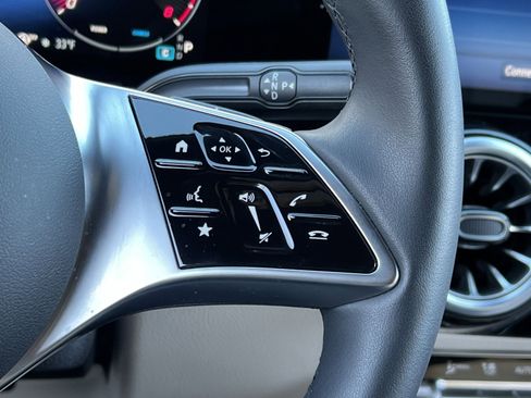 Certified 2025 Mercedes-Benz GLA 250 4MATIC image 29