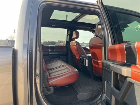 Used 2022 Ford F350 Platinum w/ FX4 Off-Road Package image 19
