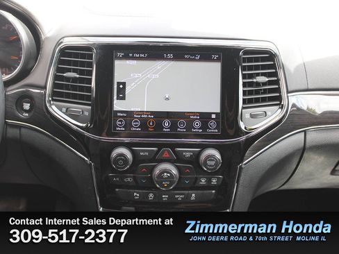 Used 2020 Jeep Grand Cherokee Overland AWD/4WD image 16