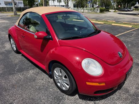 Used 2010 Volkswagen Beetle Convertible FWD image 20
