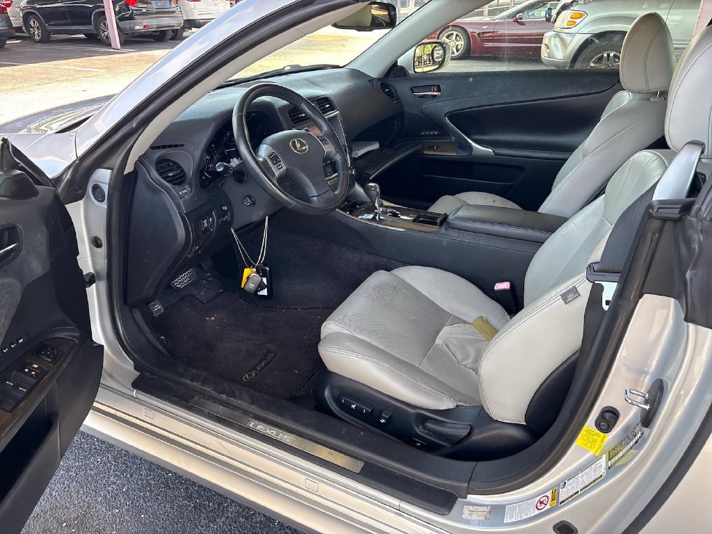 Used 2013 Lexus IS 350C w/ Luxury Pkg RWD image 9