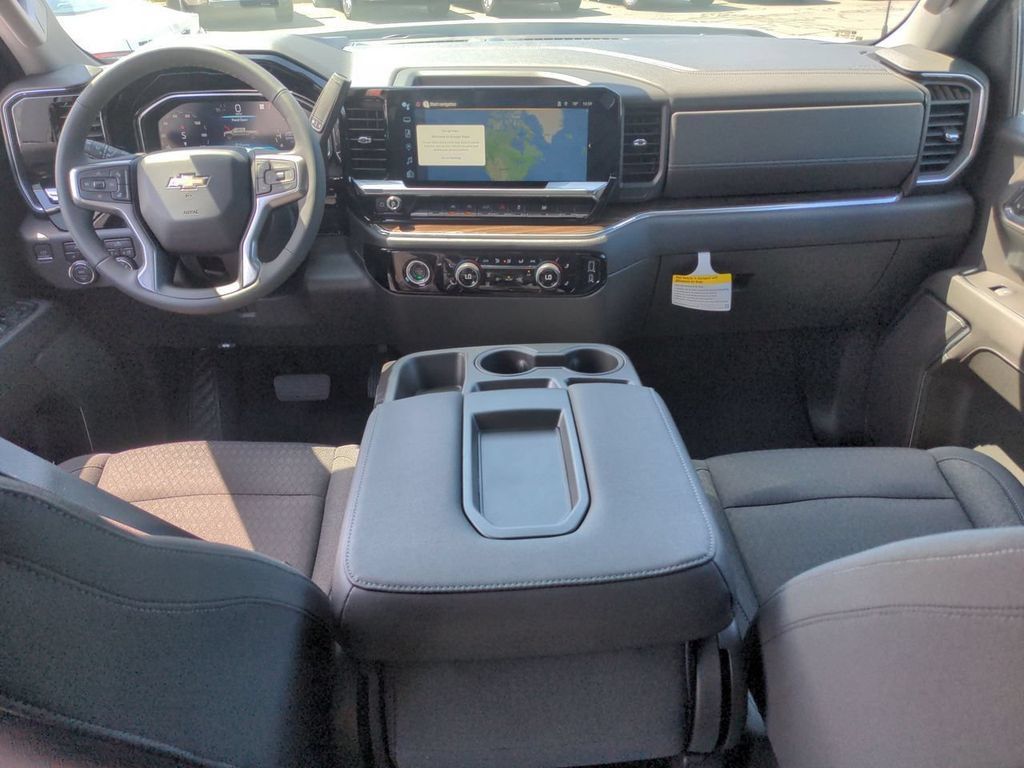 Used 2023 Chevrolet Silverado 1500 LT AWD/4WD image 20