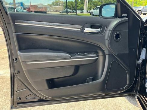 Used 2022 Chrysler 300 Touring L w/ Popular Equipment Group RWD image 28