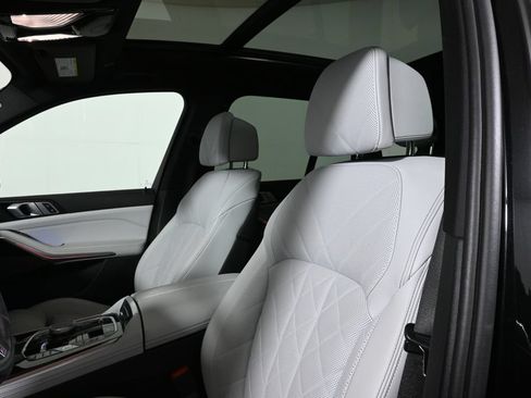 Used 2024 BMW X5 xDrive50e w/ M Sport Package AWD/4WD image 5