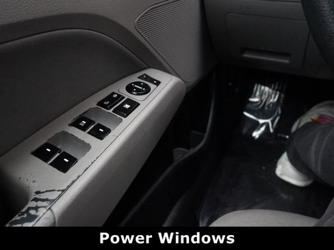 Used 2020 Hyundai Elantra SEL image 30