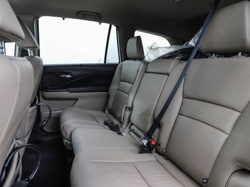 Used 2019 Honda Pilot Touring image 19