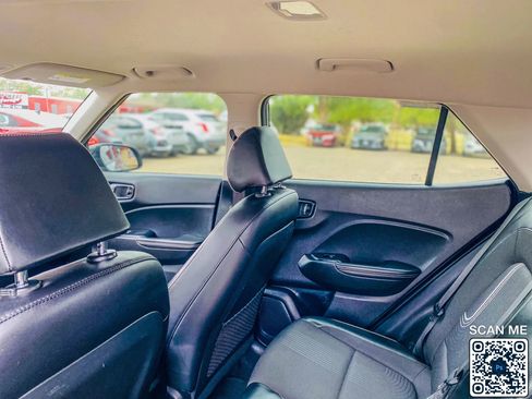 Used 2022 Hyundai Venue Limited w/ Cargo Package FWD image 27