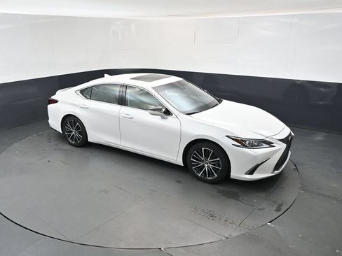 Used 2024 Lexus ES 350 w/ Premium Package FWD image 33