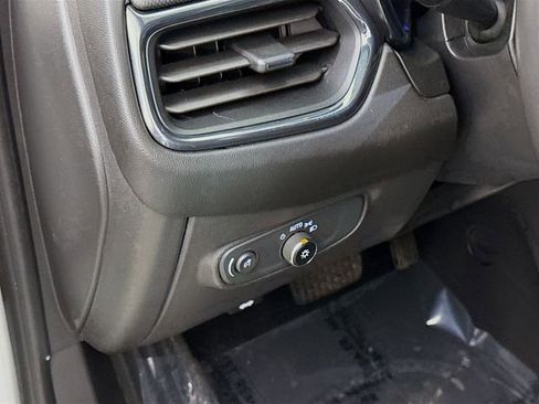 Used 2022 Chevrolet Equinox RS w/ RS Leather Package image 10