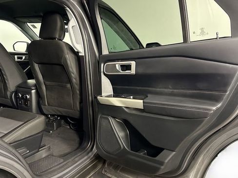 Used 2022 Ford Explorer XLT w/ Class IV Trailer Tow Package image 39