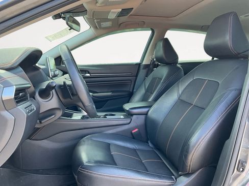 Used 2021 Nissan Altima 2.5 SR w/ SR Premium Package FWD image 9