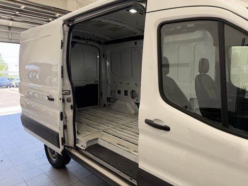 Used 2023 Ford Transit 250 Medium Roof RWD image 25