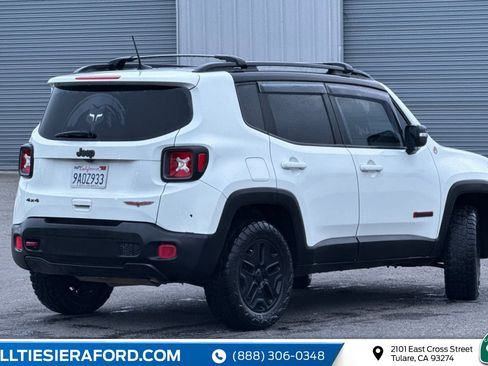 Used 2018 Jeep Renegade Trailhawk image 4