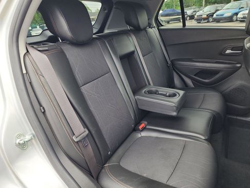 Used 2019 Chevrolet Trax LT w/ LT Convenience Package image 7