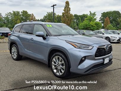 Used 2023 Toyota Highlander Limited