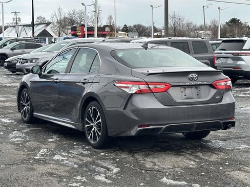 Used 2020 Toyota Camry SE image 6