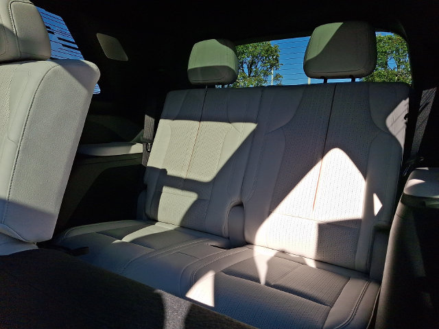 Certified 2026 Cadillac Vistiq Luxury AWD/4WD image 10