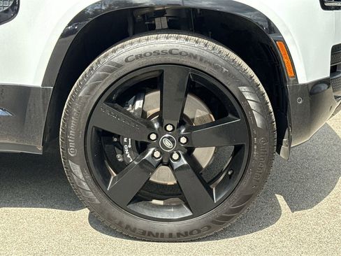 Used 2023 Land Rover Defender 110 V8 image 15