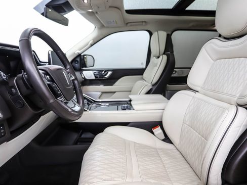 Used 2021 Lincoln Navigator Black Label image 11
