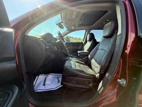 Used 2017 Chevrolet Traverse LT AWD/4WD image 2
