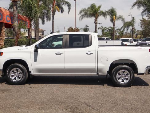 Used 2025 Chevrolet Silverado 1500 LT w/ Leather Package AWD/4WD image 5