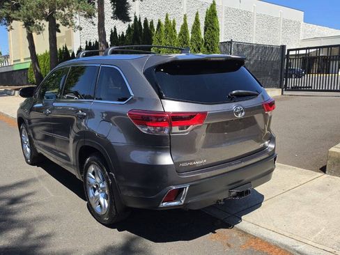 Used 2018 Toyota Highlander Limited AWD/4WD image 7