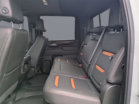 Used 2024 GMC Sierra 2500 AT4 w/ AT4 Preferred Package image 13