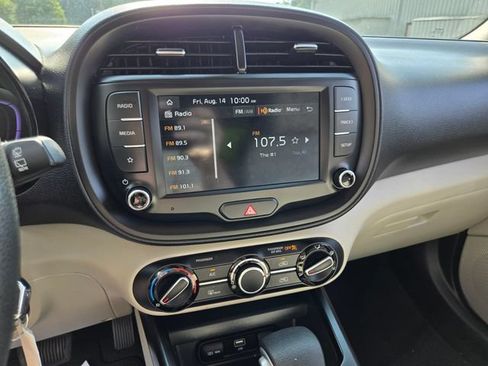 Used 2025 Kia Soul LX FWD image 26