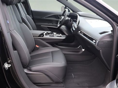 New 2026 Cadillac Lyriq V image 19