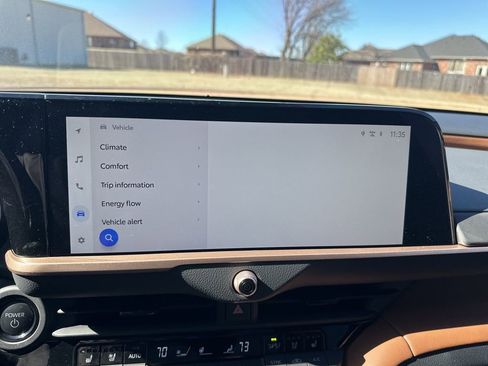 Used 2025 Toyota Crown Signia image 29