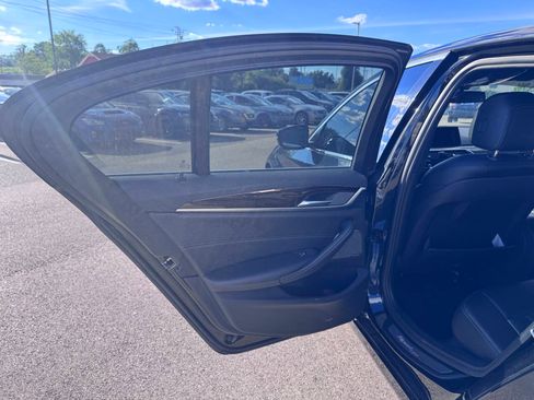 Used 2018 BMW 530i xDrive AWD/4WD image 11