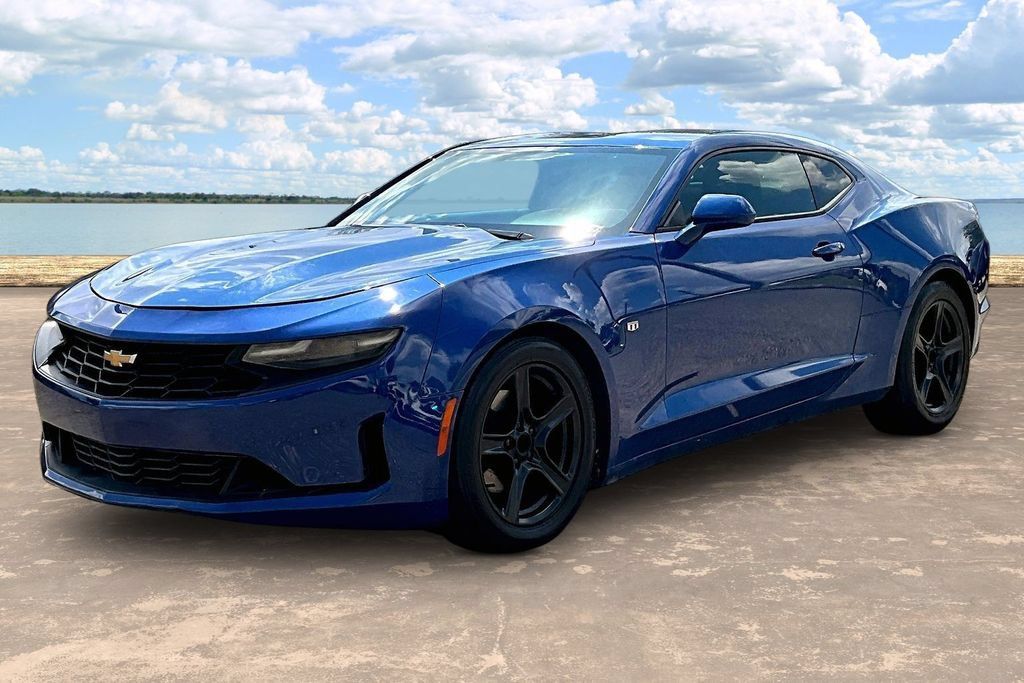 Used 2020 Chevrolet Camaro LT RWD image 1