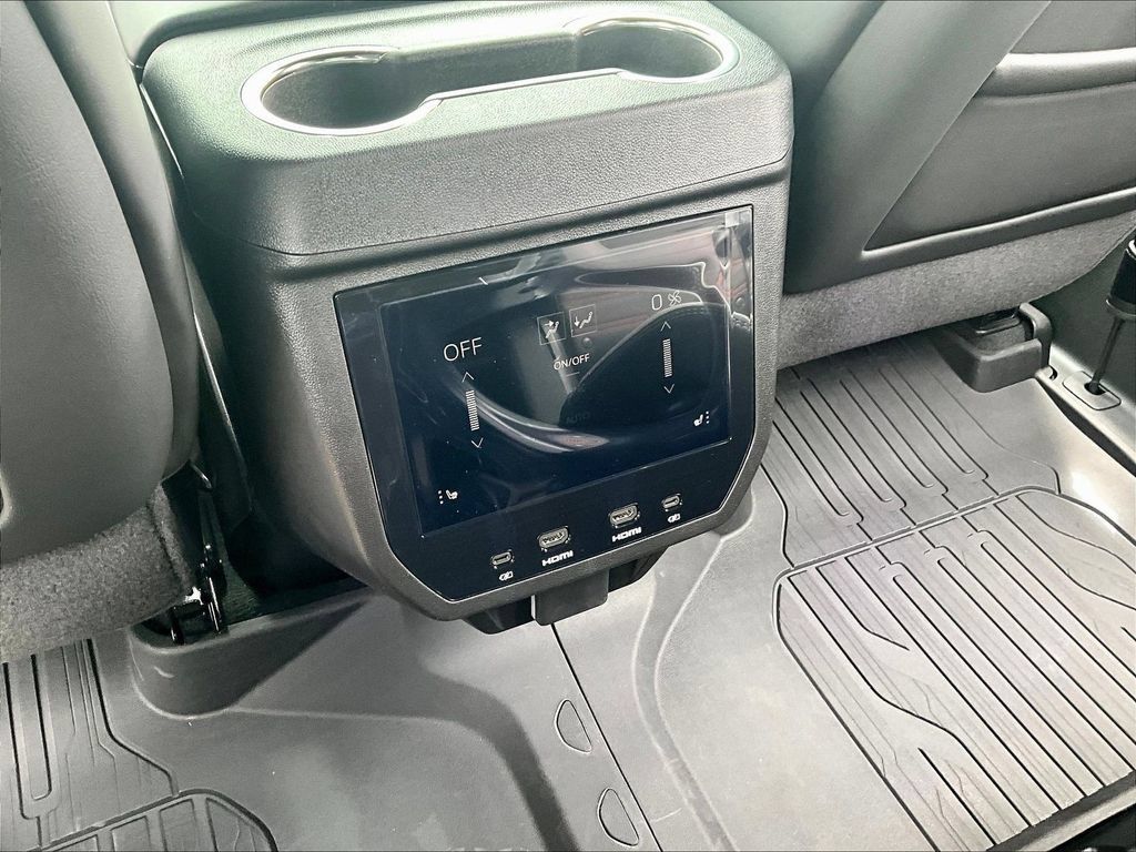 New 2026 GMC Yukon XL AT4 Ultimate w/ LPO, Floor Liner Package AWD/4WD image 19