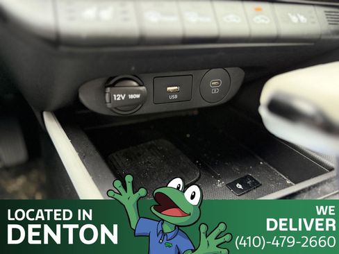 Used 2024 Hyundai Elantra Limited image 19