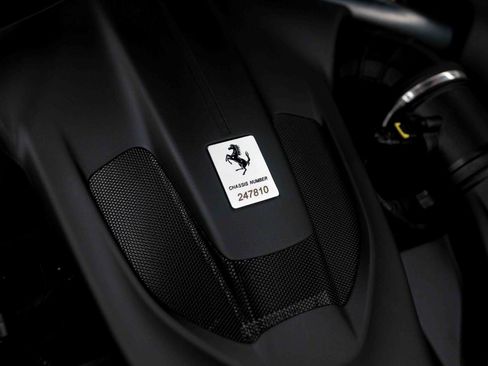 Used 2019 Ferrari Portofino RWD image 92