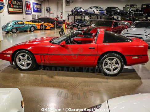 Used 1987 Chevrolet Corvette Coupe image 11