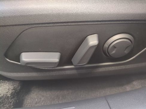 New 2026 Hyundai Elantra Limited FWD image 21