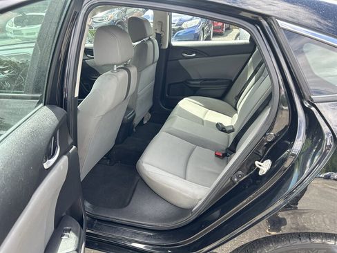 Used 2019 Honda Civic EX image 10