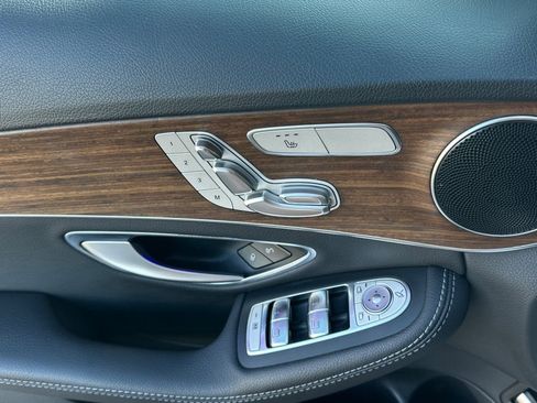 Used 2019 Mercedes-Benz C 300 4MATIC Sedan image 11