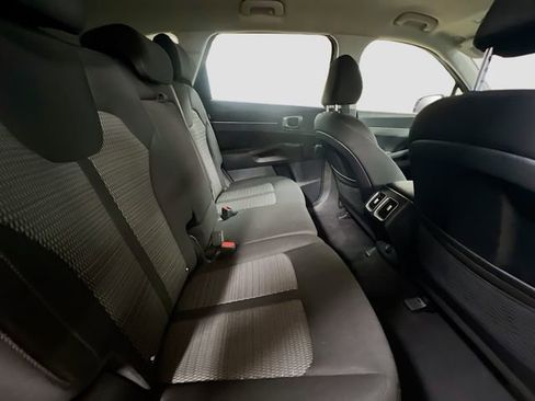 Certified 2025 Kia Sorento LX FWD image 27